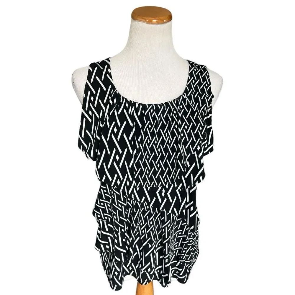 Womens White House Black Market Diamond Print Waterfall Sleeveless Top - Sz M